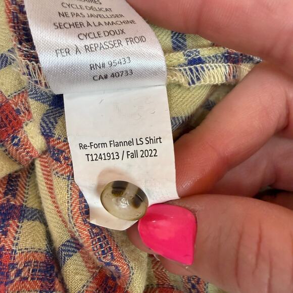 Toad&Co ReForm Platitude Plaid Flannel Women's Shirt - Picture 7 of 9